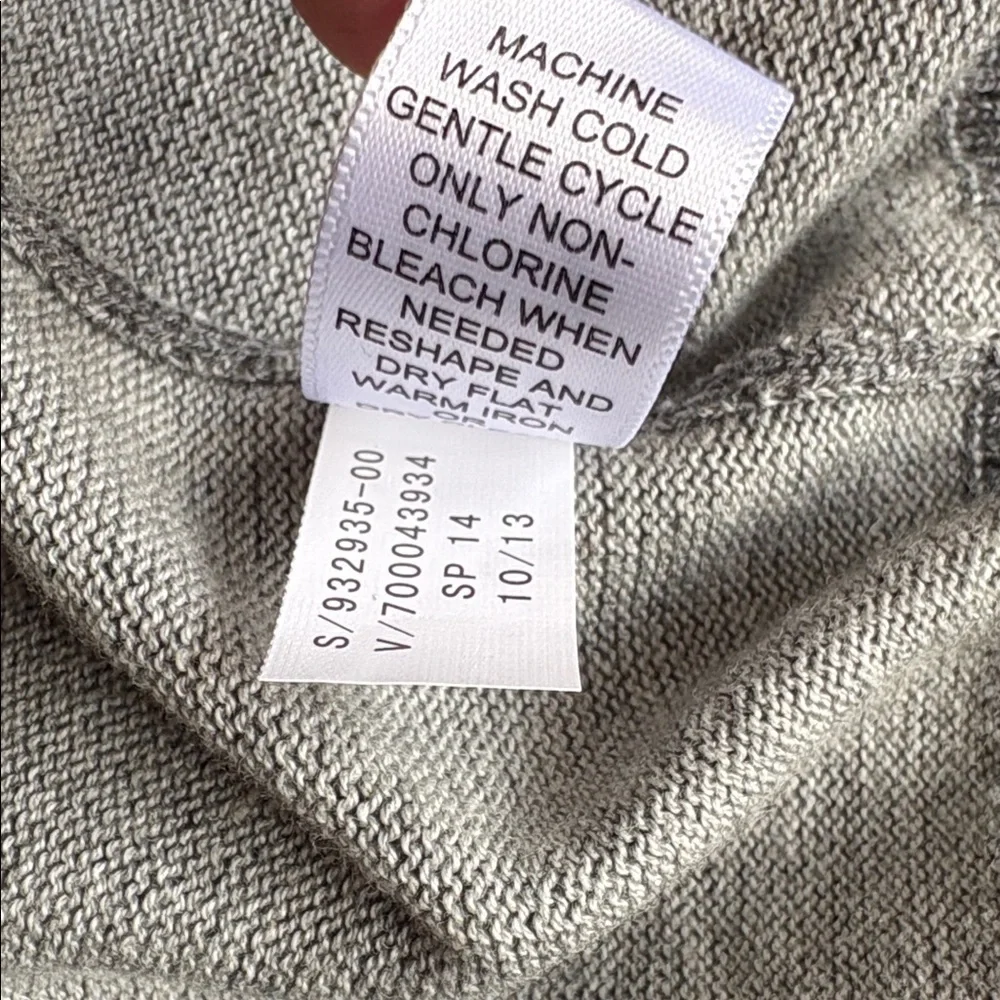 Banana Republic Gray V-Neck Silk Blend Sweater Vest w White Contrasting Trim